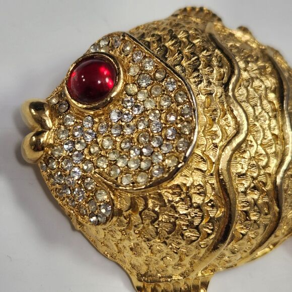 Funky Fish Pin Bright Gold Red Rhinestone SPARKLES Lg Brooch VTG Costume Jewelry - Picture 4 of 10